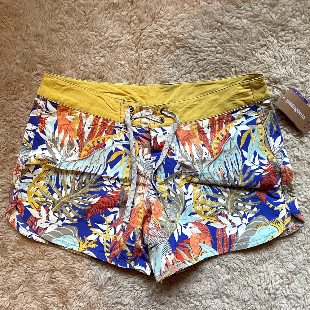 NWT Jurassic Ferns Wavefarer Board Shorts